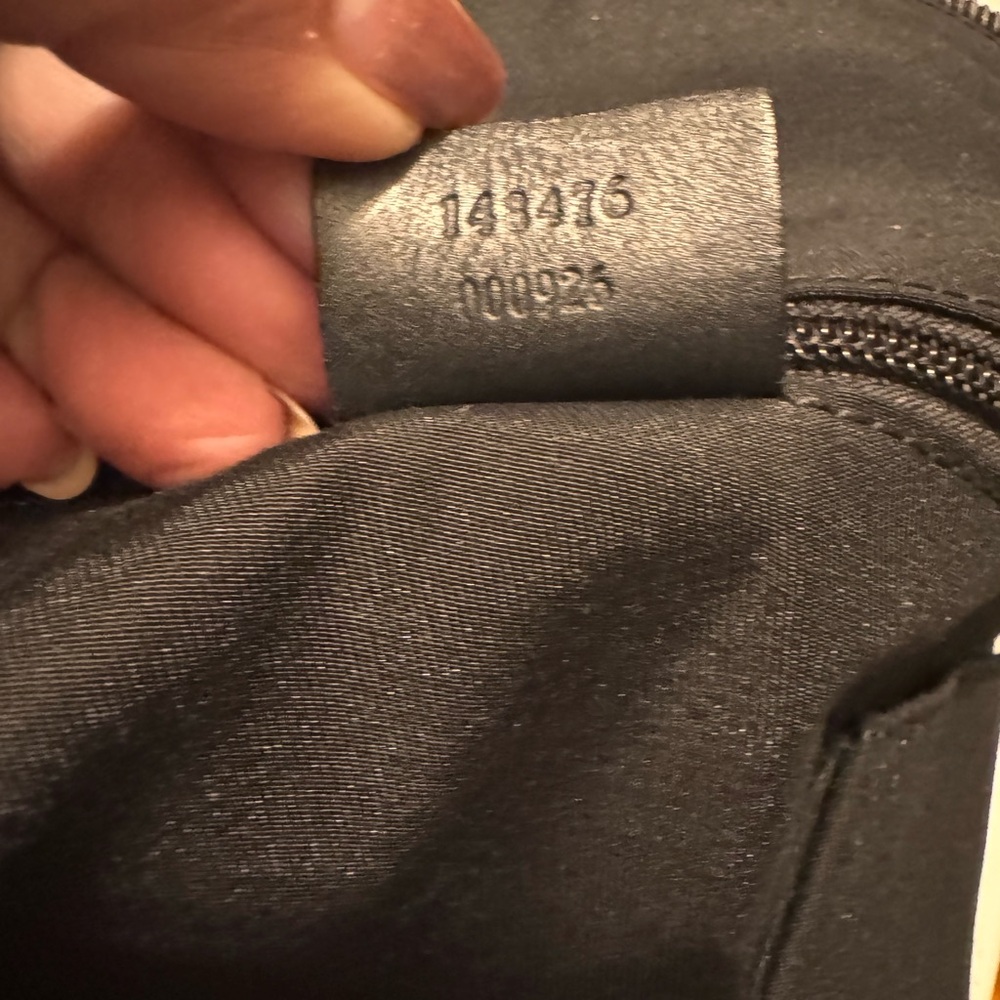 Gucci Black Men's Sling Bag - Picture 11 of 15